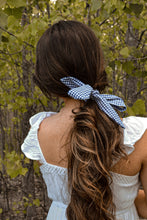 Load image into Gallery viewer, Navy Seer Sucker Scarf