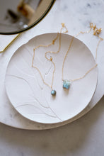 Load image into Gallery viewer, Labradorite Crystal Pendant Necklace