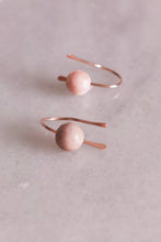 Load image into Gallery viewer, Freshwater Pearl Threader Helix Earrings