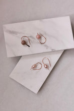 Load image into Gallery viewer, Freshwater Pearl Threader Helix Earrings