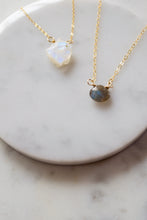 Load image into Gallery viewer, Dainty Labradorite Minimalist Necklace