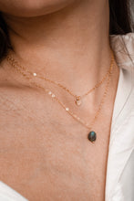 Load image into Gallery viewer, Dainty Polished Labradorite Necklace