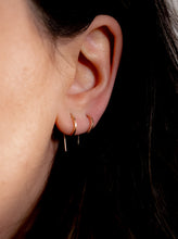 Load image into Gallery viewer, Minimalist Hoop Threaders