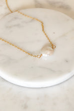 Load image into Gallery viewer, Dainty Coin Pearl Necklace