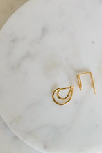 Load image into Gallery viewer, Geometric Tear Drop Ear Jacket