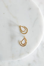 Load image into Gallery viewer, Geometric Tear Drop Ear Jacket