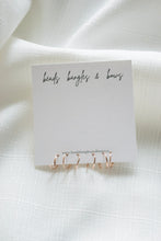 Load image into Gallery viewer, Corkscrew Hoop Threaders