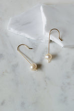 Load image into Gallery viewer, Freshwater Pearl Drop Earrings