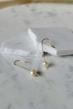 Load image into Gallery viewer, Freshwater Pearl Drop Earrings