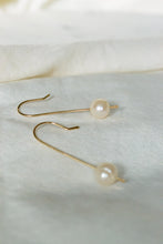Load image into Gallery viewer, Freshwater Pearl Drop Earrings