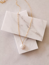 Load image into Gallery viewer, Dainty Coin Pearl Pendant Necklace