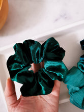 Load image into Gallery viewer, Emerald Green Velvet Scrunchie