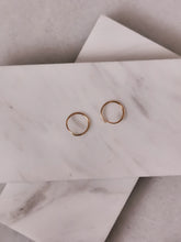 Load image into Gallery viewer, Corkscrew Hoop Threaders