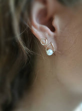 Load image into Gallery viewer, Tear Drop Pearl Studs