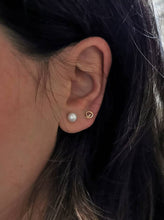 Load image into Gallery viewer, Geometric Minimalist Spiral Studs