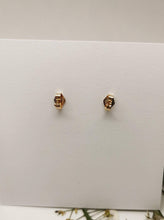 Load image into Gallery viewer, Dainty Classic Pearl Studs