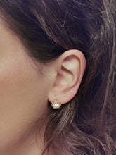 Load image into Gallery viewer, Gold Bar Ear Climbers