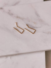 Load image into Gallery viewer, Gold Bar Ear Climbers