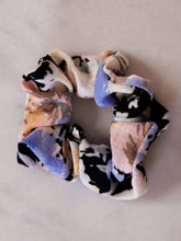 Load image into Gallery viewer, Abstract Floral Print Scrunchie