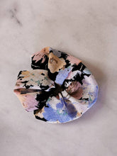 Load image into Gallery viewer, Abstract Floral Print Scrunchie