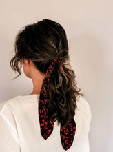 Load image into Gallery viewer, Botanical Print Hair Scarf