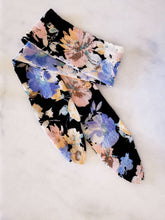 Load image into Gallery viewer, Abstract Floral Print Scarf