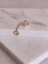 Load image into Gallery viewer, Geometric Minimalist Spiral Studs