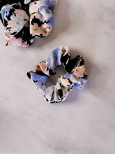 Load image into Gallery viewer, Abstract Floral Print Scrunchie