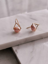 Load image into Gallery viewer, Geometric Pearl Earrings
