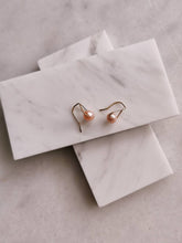 Load image into Gallery viewer, Geometric Pearl Earrings
