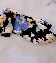 Load image into Gallery viewer, Abstract Floral Print Scarf