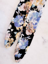 Load image into Gallery viewer, Abstract Floral Print Scarf