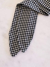 Load image into Gallery viewer, Hounds Tooth Hair Scarf
