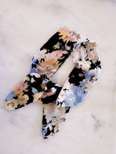 Load image into Gallery viewer, Abstract Floral Print Scarf