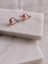 Load image into Gallery viewer, Geometric Pearl Earrings