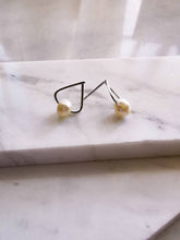 Load image into Gallery viewer, Tear Drop Pearl Studs