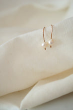 Load image into Gallery viewer, Dainty Pearl Drop Earrings
