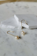 Load image into Gallery viewer, Freshwater Pearl Drop Earrings
