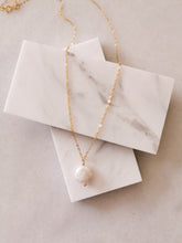 Load image into Gallery viewer, Dainty Coin Pearl Pendant Necklace
