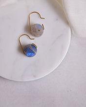Load image into Gallery viewer, Round blue  Labradorite drop earrings
