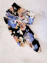 Load image into Gallery viewer, Abstract Floral Print Scarf
