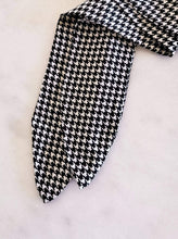 Load image into Gallery viewer, Hounds Tooth Hair Scarf
