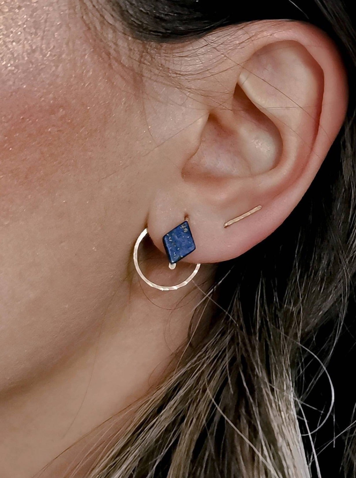 【HYERES LOR】22FW★ Lapis Lazuli Bar 14K(Y) XS Earrings HYERES LOR】22FW☆ Lapis Lazuli Bar 14K(Y) XS Earrings